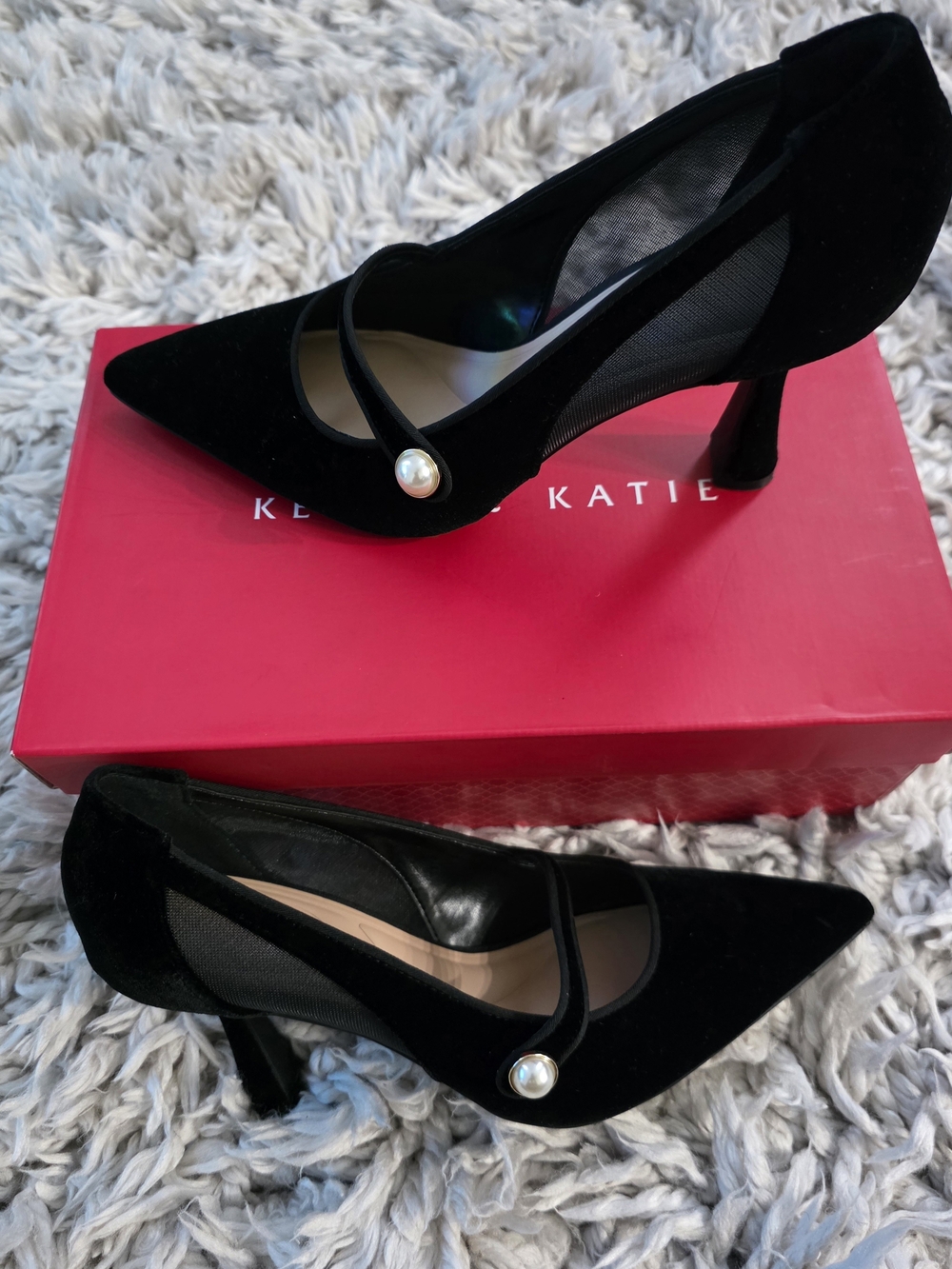 Kelly & Katie Velvet Mary Jane Pumps with Pearl Button Sz. 8.5